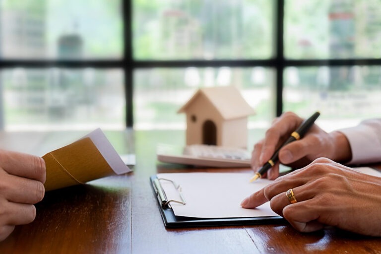 Cómo obtener un crédito hipotecario - firma de escritura